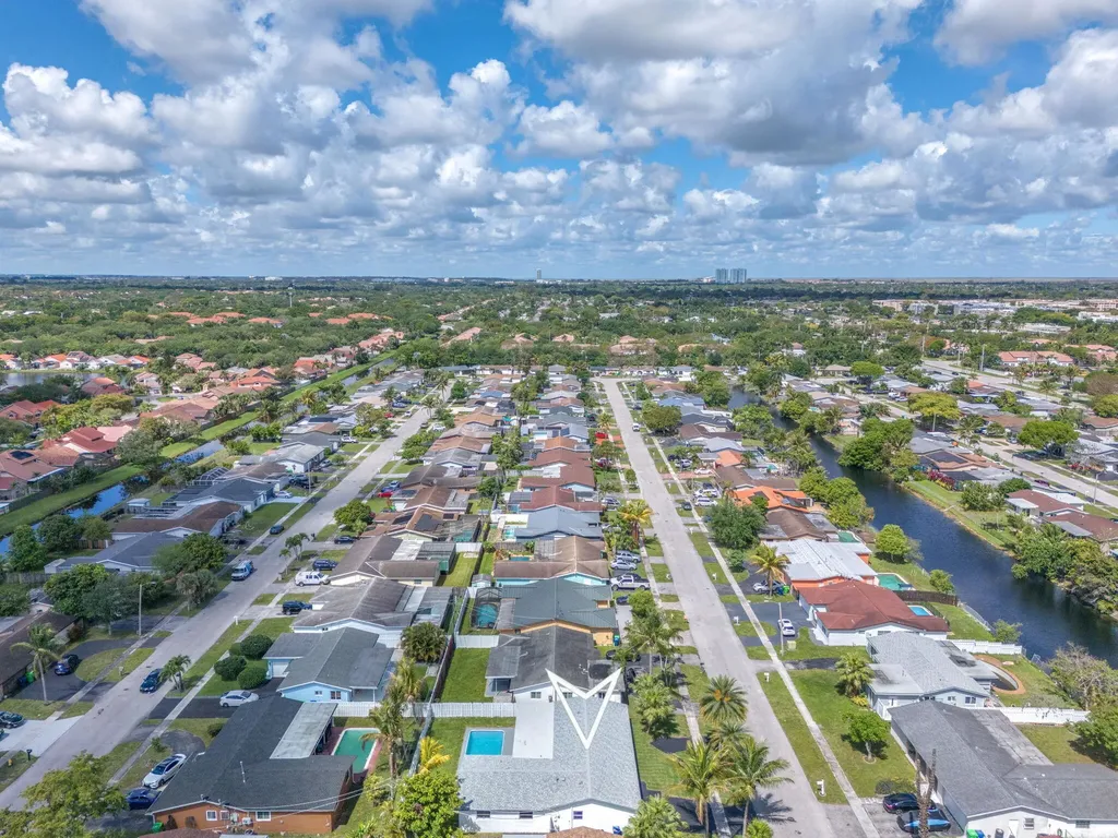 9490 NW 20th Place Sunrise FL 33322