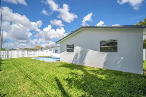 9490 NW 20th Place Sunrise FL 33322