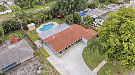 316 Riverdale Road Palm Springs FL 33461