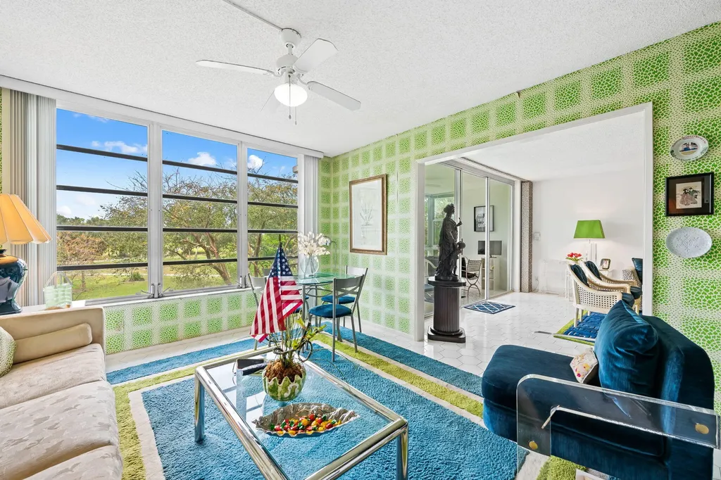 3960 Oaks Clubhouse Drive Pompano Beach FL 33069