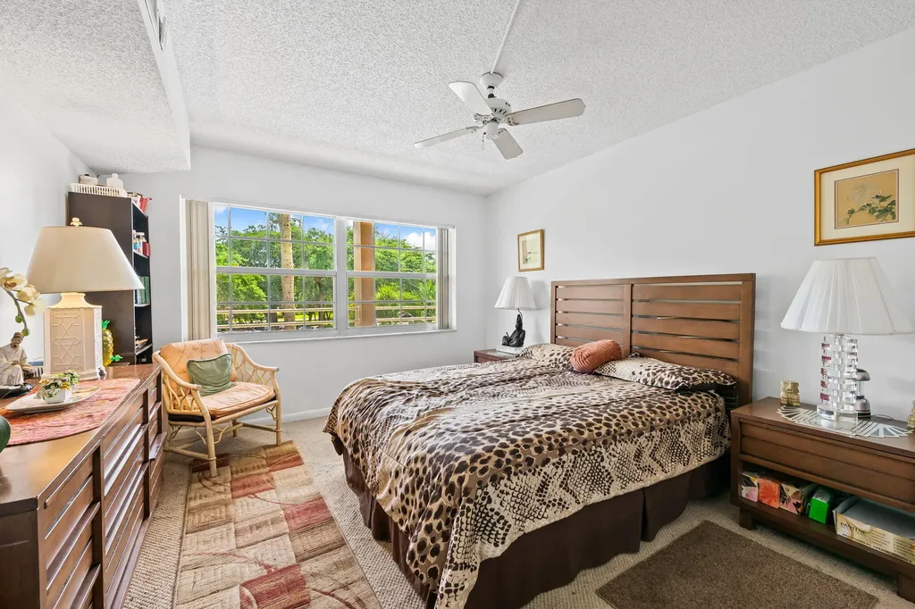 3960 Oaks Clubhouse Drive Pompano Beach FL 33069