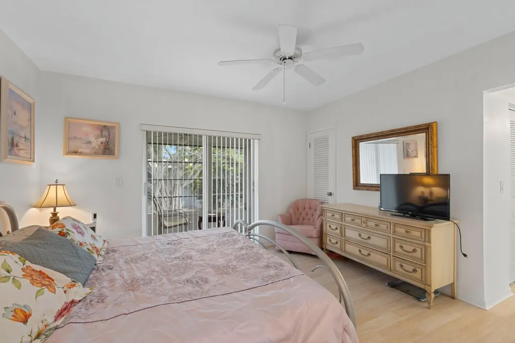 279 Coventry West Palm Beach FL 33417