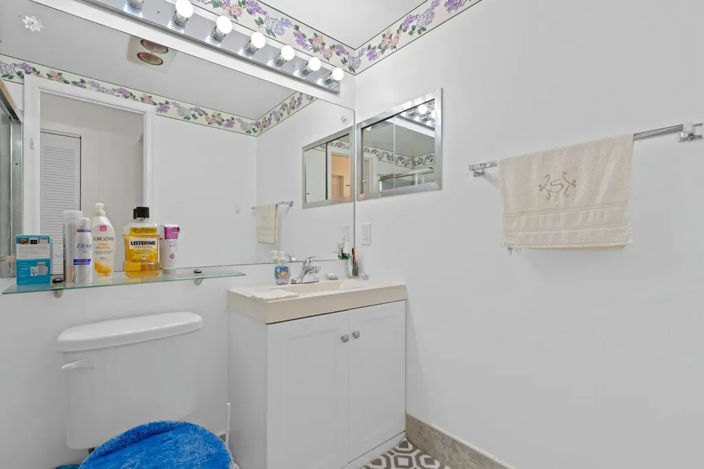 279 Coventry West Palm Beach FL 33417