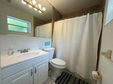 740 NE 37th Street Oakland Park FL 33334
