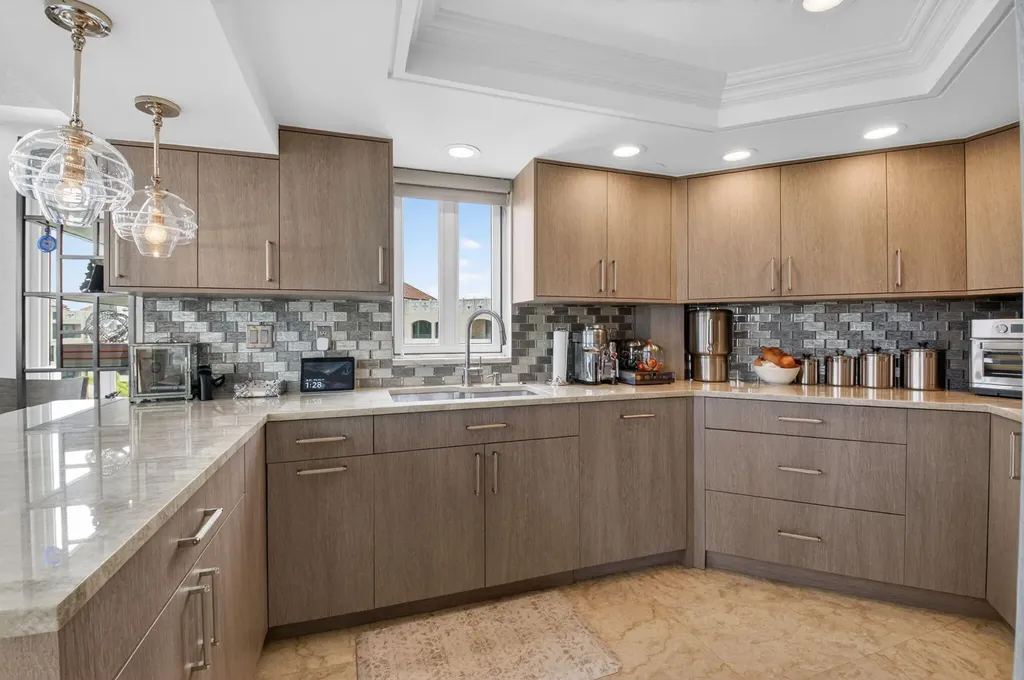 100 SE 5th Avenue Boca Raton FL 33432