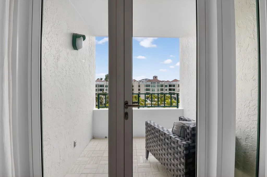 100 SE 5th Avenue Boca Raton FL 33432