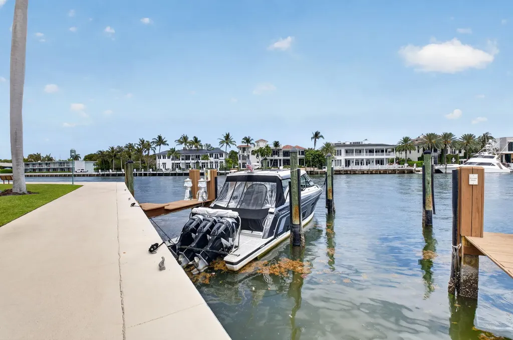 100 SE 5th Avenue Boca Raton FL 33432