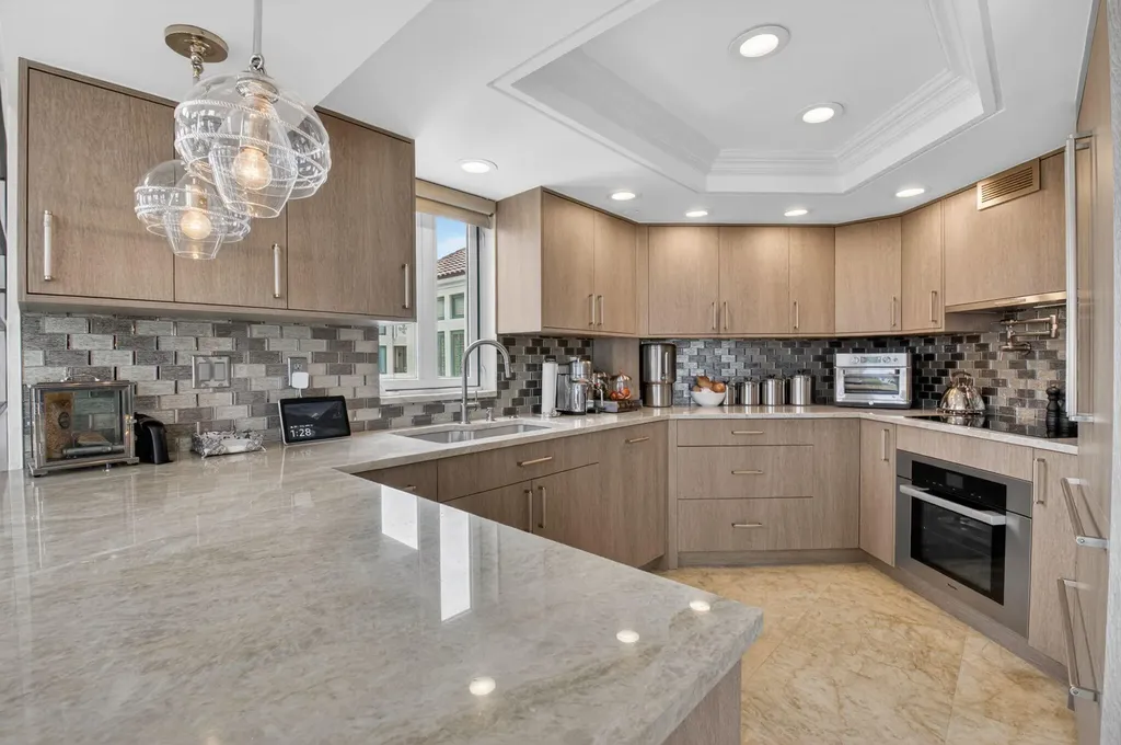 100 SE 5th Avenue Boca Raton FL 33432