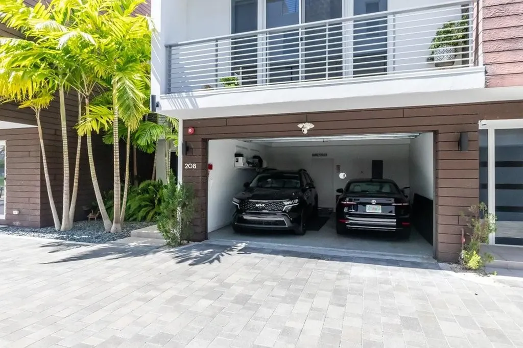 700 NE 14th Avenue Fort Lauderdale FL 33304