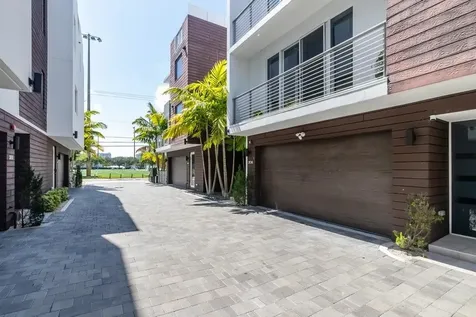 700 NE 14th Avenue Fort Lauderdale FL 33304