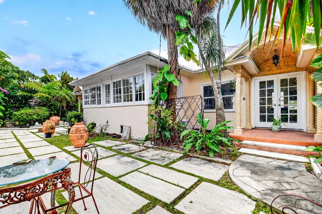 424 Oxford Street West Palm Beach FL 33405