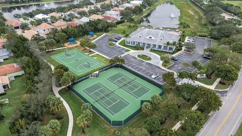 9009 New Hope Court Royal Palm Beach FL 33411