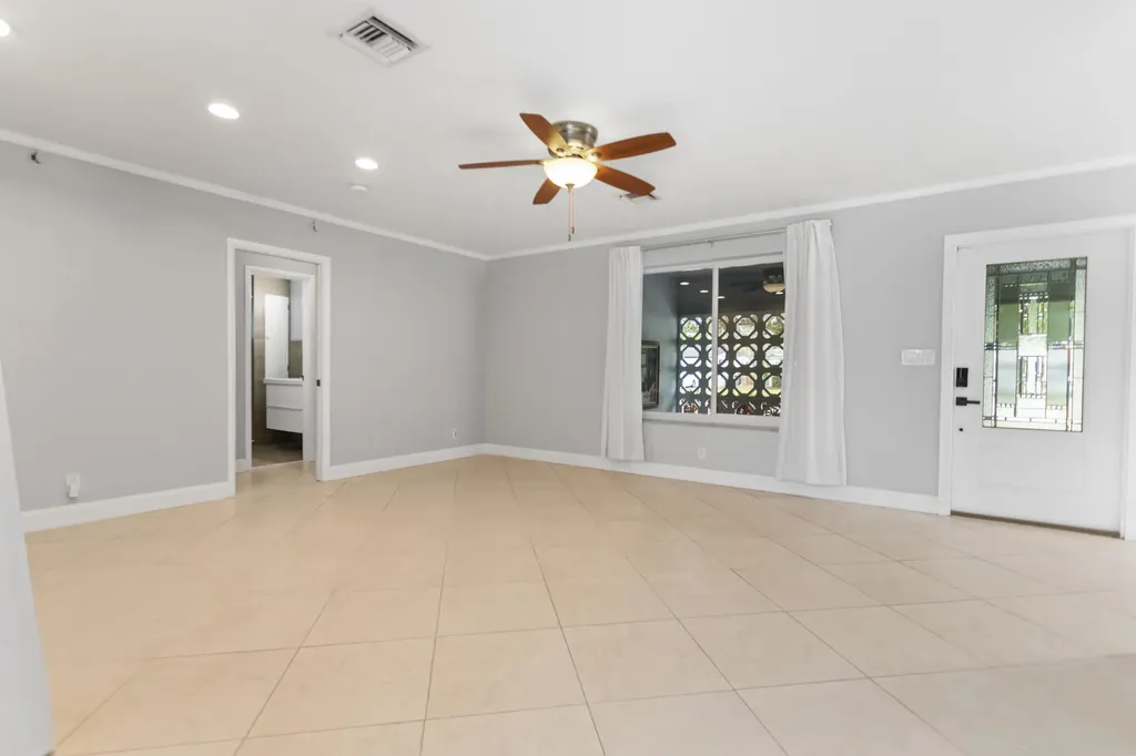 5281 SW 4th Court Plantation FL 33317