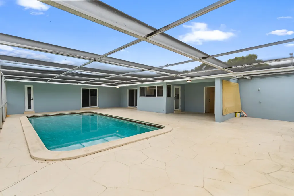 5281 SW 4th Court Plantation FL 33317