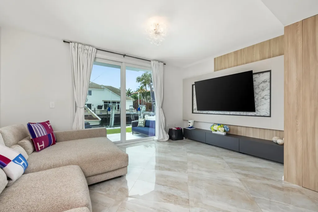 966 Jeffery Street Boca Raton FL 33487