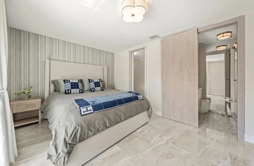 966 Jeffery Street Boca Raton FL 33487