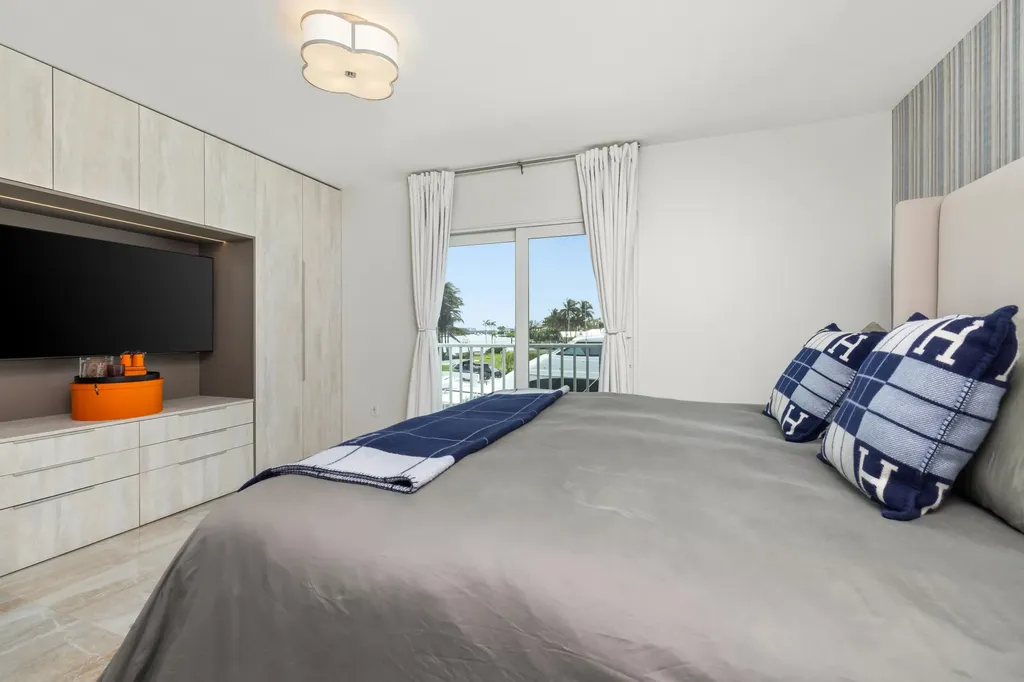966 Jeffery Street Boca Raton FL 33487