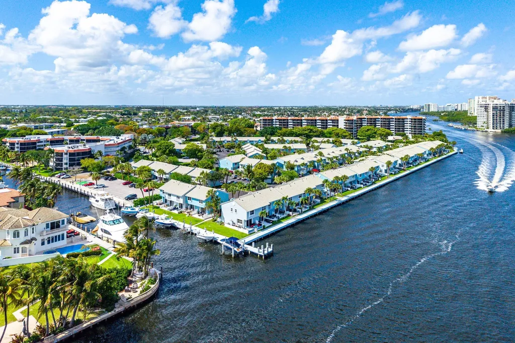 966 Jeffery Street Boca Raton FL 33487