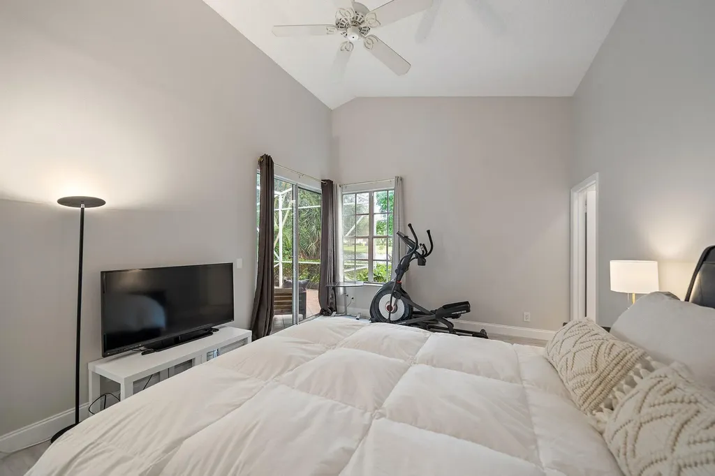 6866 Briarlake Circle Palm Beach Gardens FL 33418