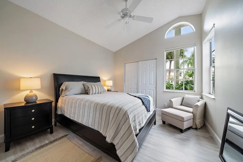 6866 Briarlake Circle Palm Beach Gardens FL 33418