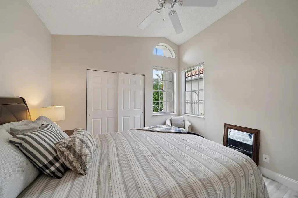 6866 Briarlake Circle Palm Beach Gardens FL 33418