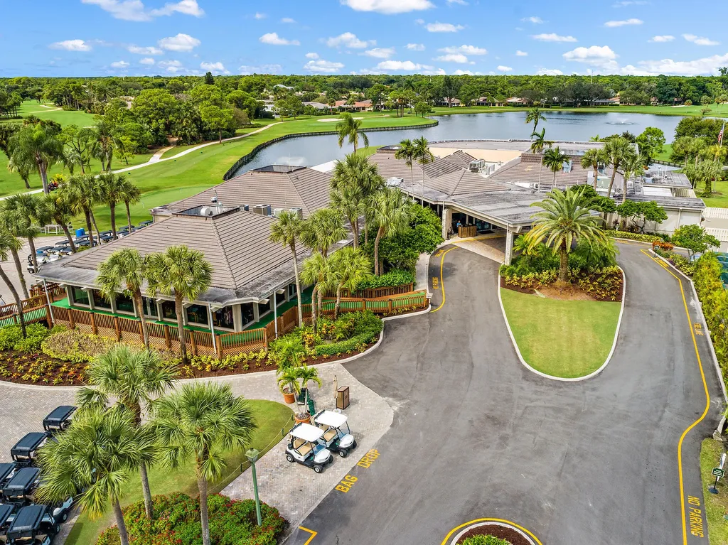 6866 Briarlake Circle Palm Beach Gardens FL 33418