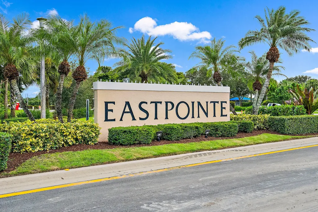6866 Briarlake Circle Palm Beach Gardens FL 33418