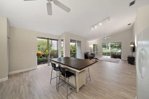6866 Briarlake Circle Palm Beach Gardens FL 33418