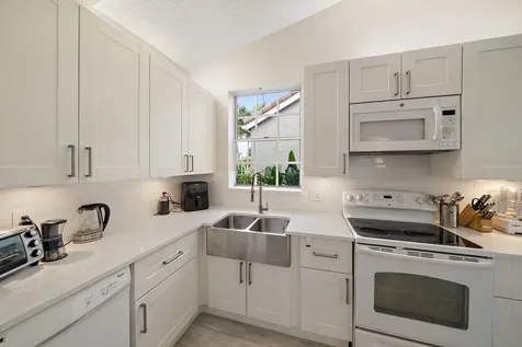 6866 Briarlake Circle Palm Beach Gardens FL 33418