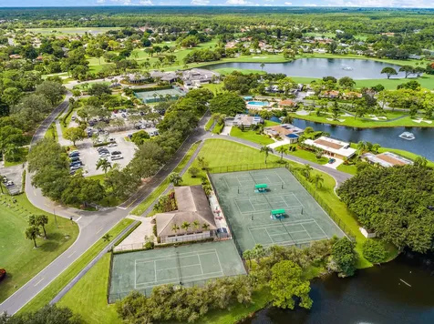 6866 Briarlake Circle Palm Beach Gardens FL 33418