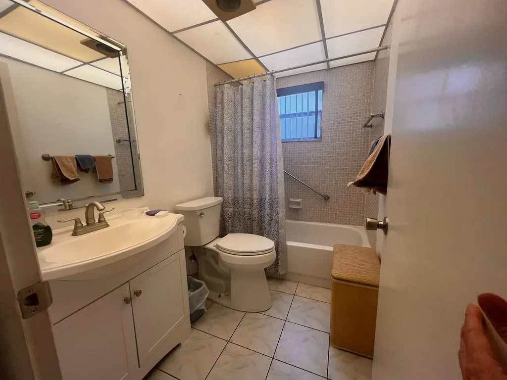 A Flanders Delray Beach FL 33484