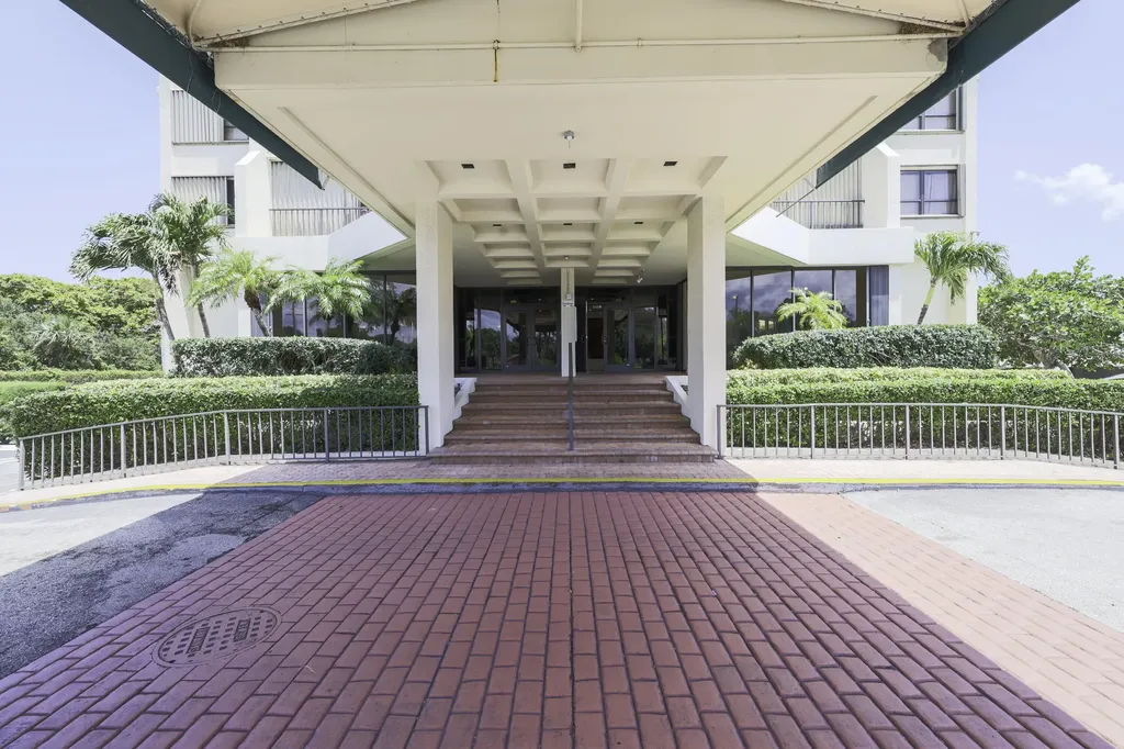 5600 N Flagler Drive West Palm Beach FL 33407
