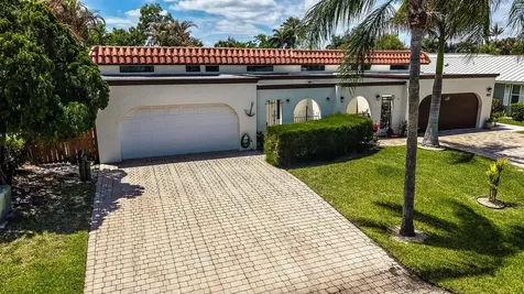 3922 SE Fairway W Stuart FL 34997