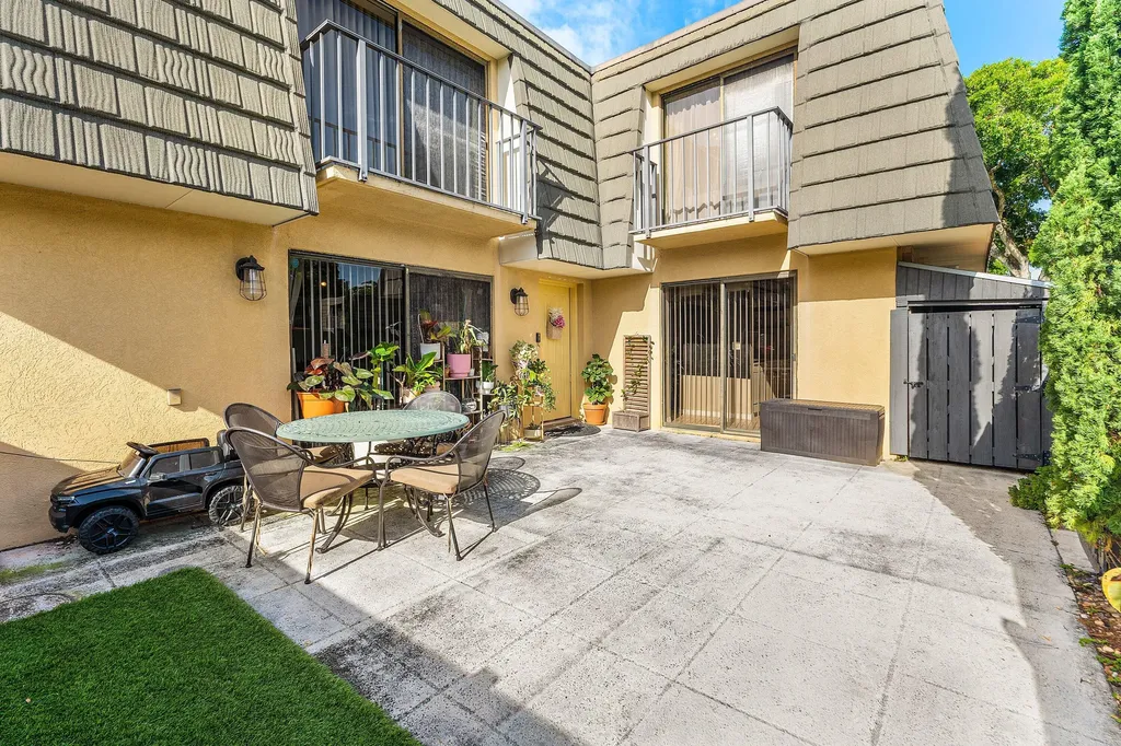 2903 29th Way West Palm Beach FL 33407