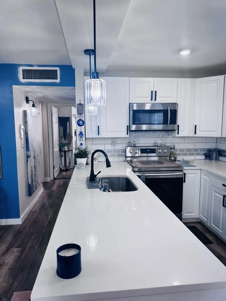 390 Saxony Delray Beach FL 33446
