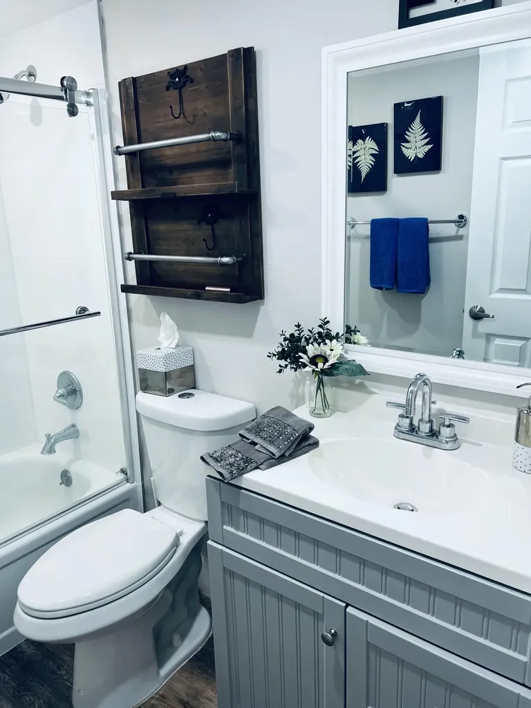 390 Saxony Delray Beach FL 33446