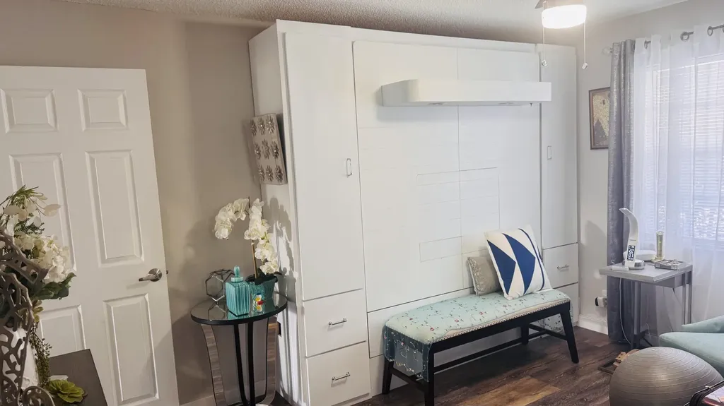 390 Saxony Delray Beach FL 33446
