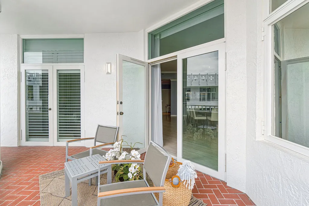 300 SE 5th Avenue Boca Raton FL 33432