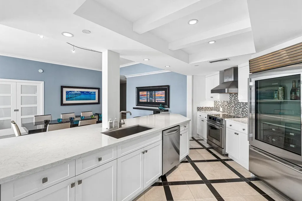 300 SE 5th Avenue Boca Raton FL 33432
