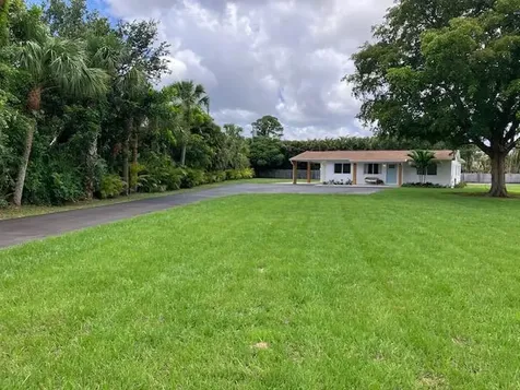 8781 N Virginia Avenue Palm Beach Gardens FL 33418