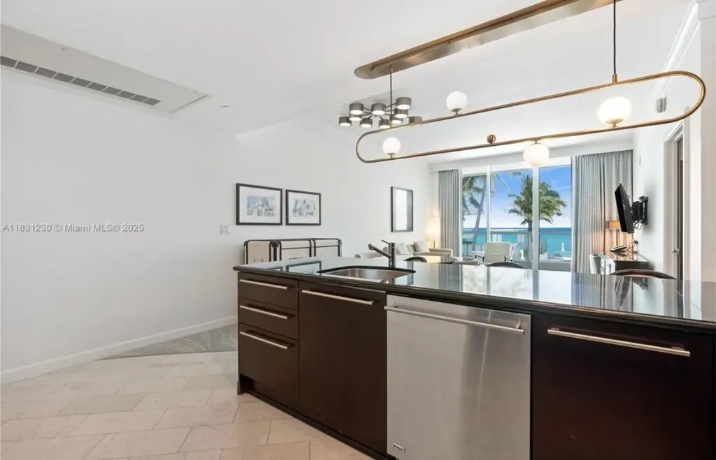 4391 Collins Avenue Miami Beach FL 33140