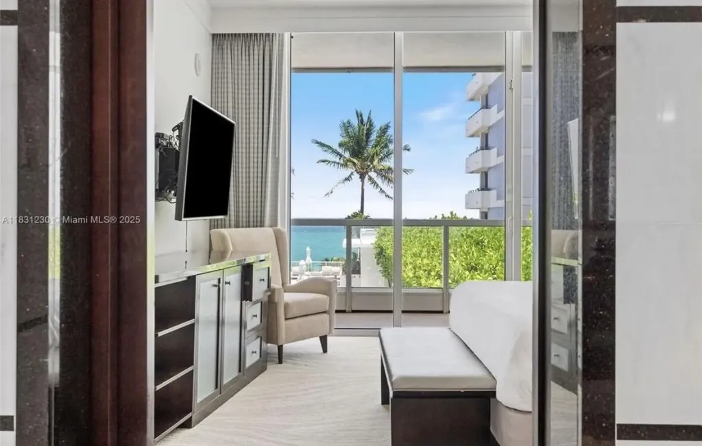 4391 Collins Avenue Miami Beach FL 33140
