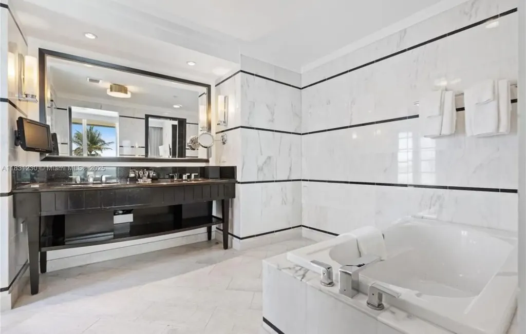 4391 Collins Avenue Miami Beach FL 33140