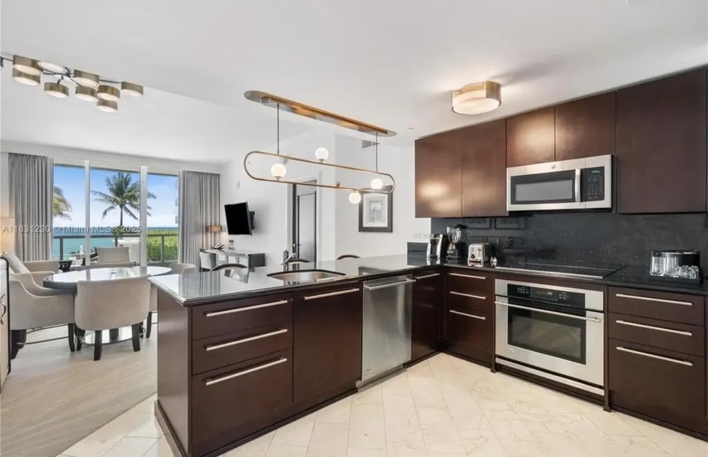4391 Collins Avenue Miami Beach FL 33140