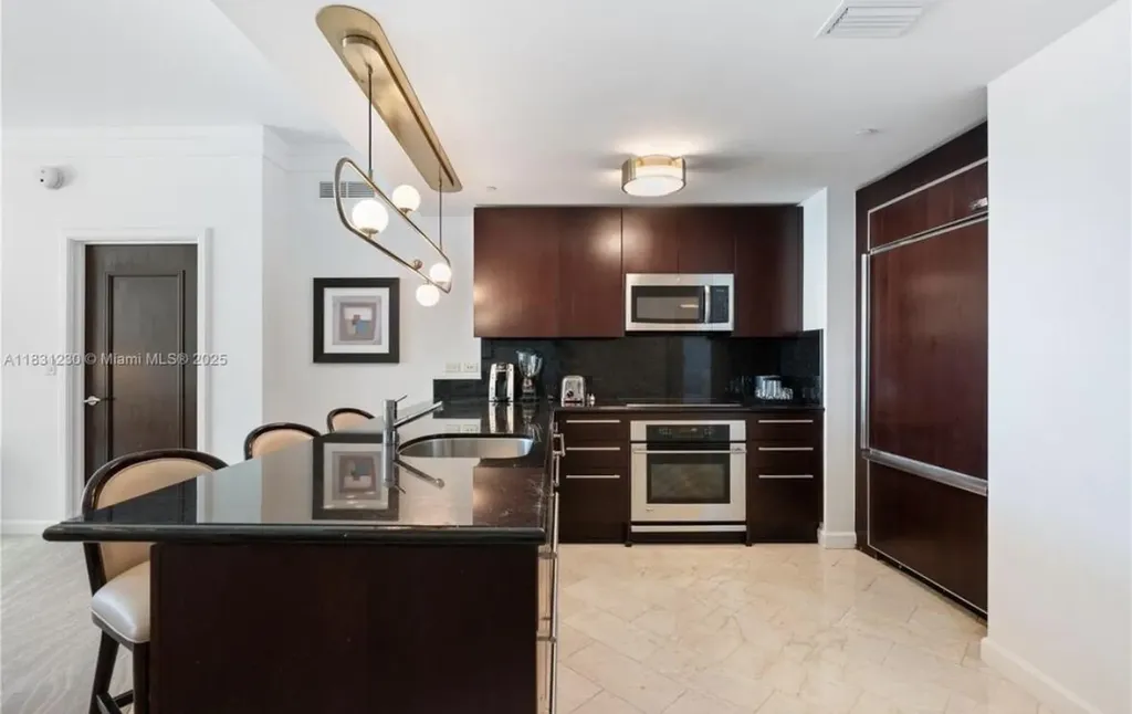 4391 Collins Avenue Miami Beach FL 33140
