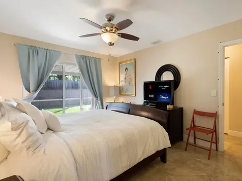 832 Green Street West Palm Beach FL 33405