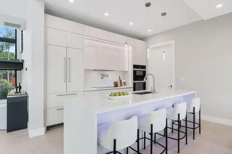 2015 NE 4th Avenue Wilton Manors FL 33305