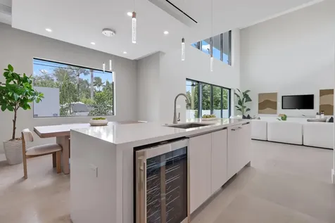 2015 NE 4th Avenue Wilton Manors FL 33305