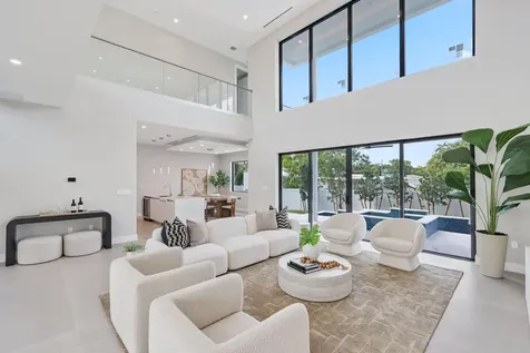 2015 NE 4th Avenue Wilton Manors FL 33305