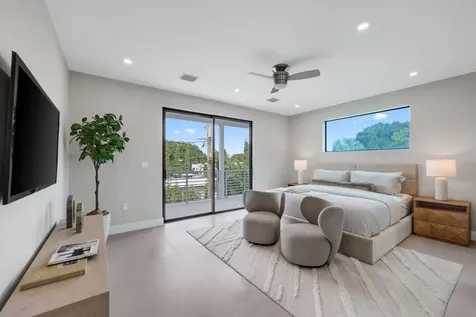 2015 NE 4th Avenue Wilton Manors FL 33305